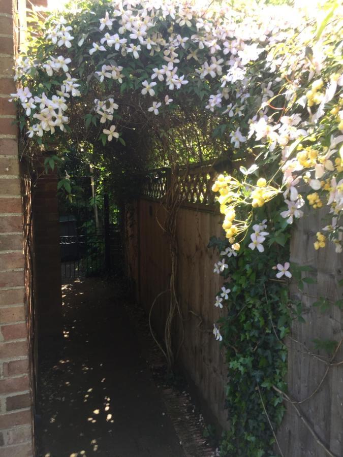 9 Chudleigh Close Apartment Bedford Bagian luar foto