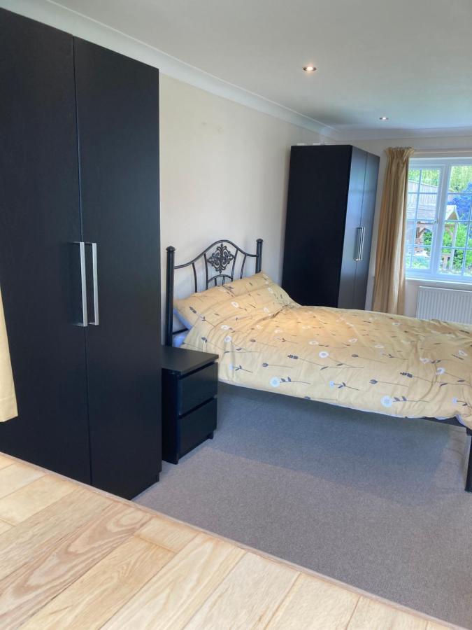 9 Chudleigh Close Apartment Bedford Bagian luar foto
