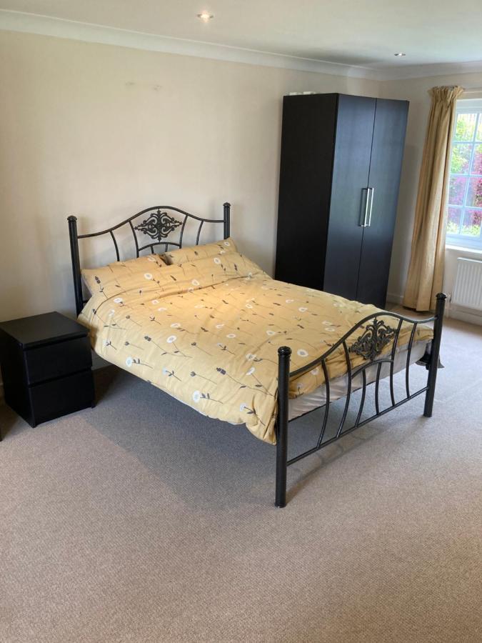 9 Chudleigh Close Apartment Bedford Bagian luar foto